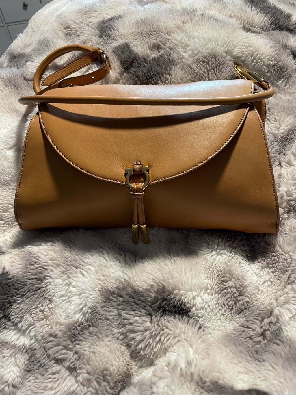 Leather Salvatore Ferragamo Shoulder Bag In Camel